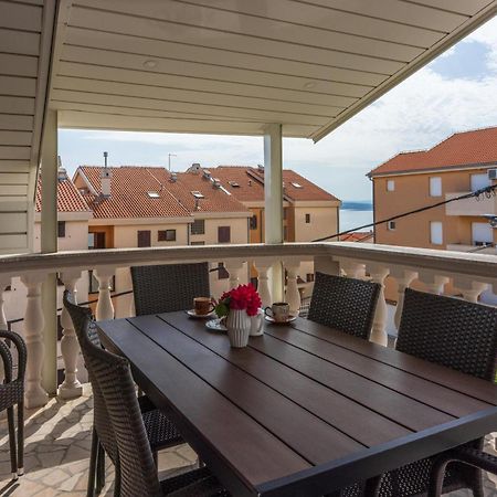 Apartments Mirela Криквеница Екстериор снимка