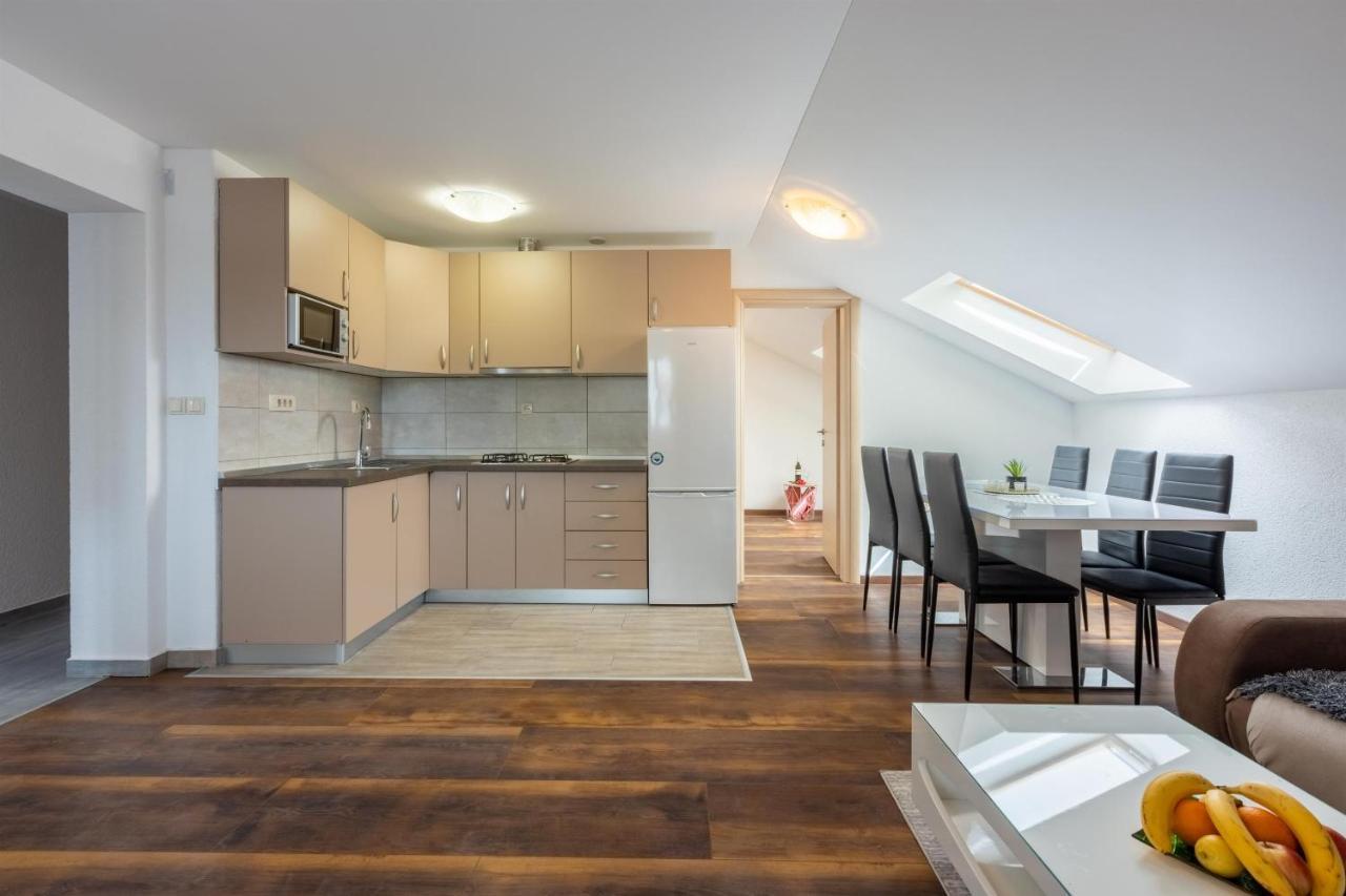Apartments Mirela Криквеница Екстериор снимка