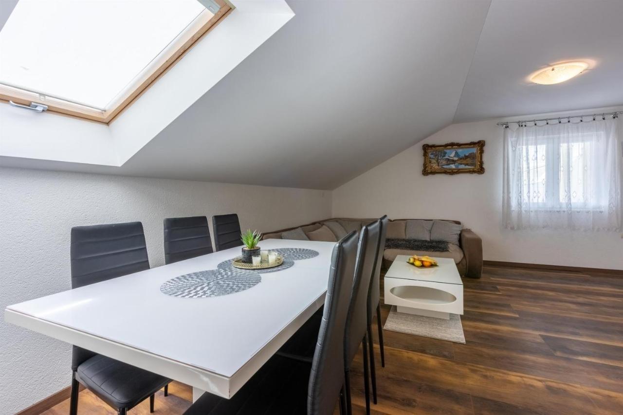 Apartments Mirela Криквеница Екстериор снимка
