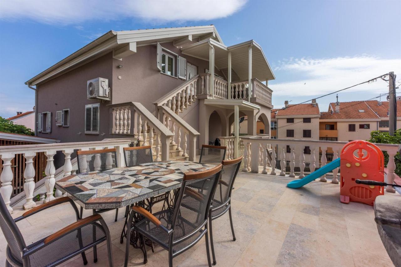 Apartments Mirela Криквеница Екстериор снимка