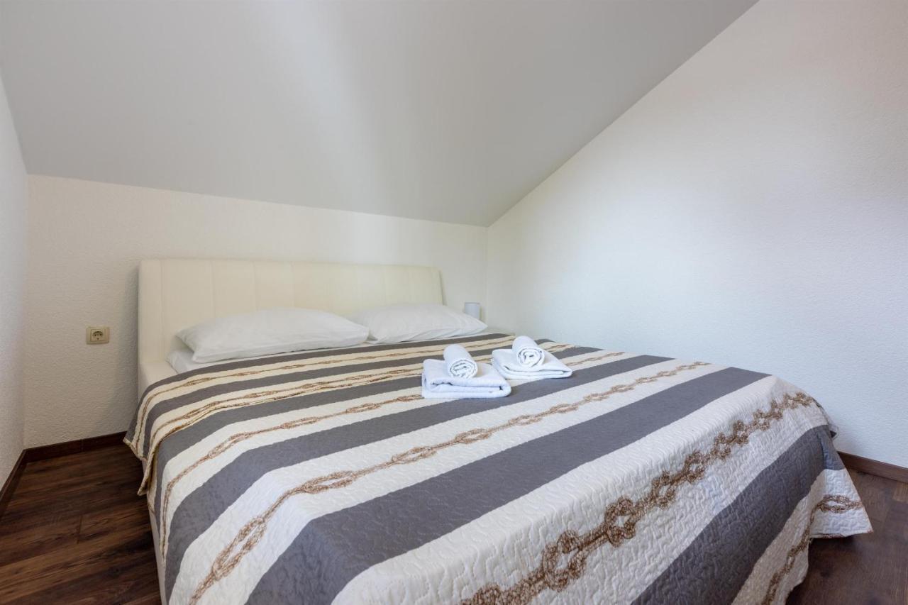 Apartments Mirela Криквеница Екстериор снимка