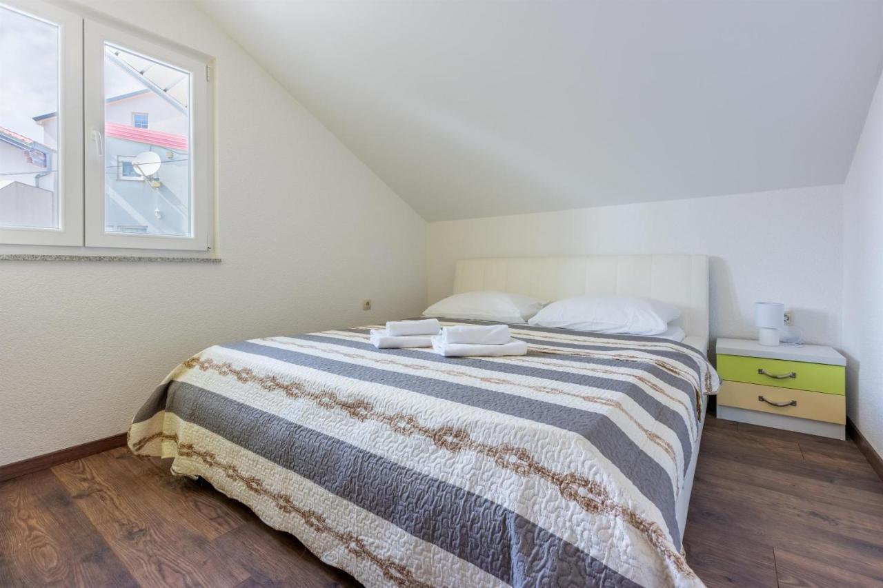 Apartments Mirela Криквеница Екстериор снимка