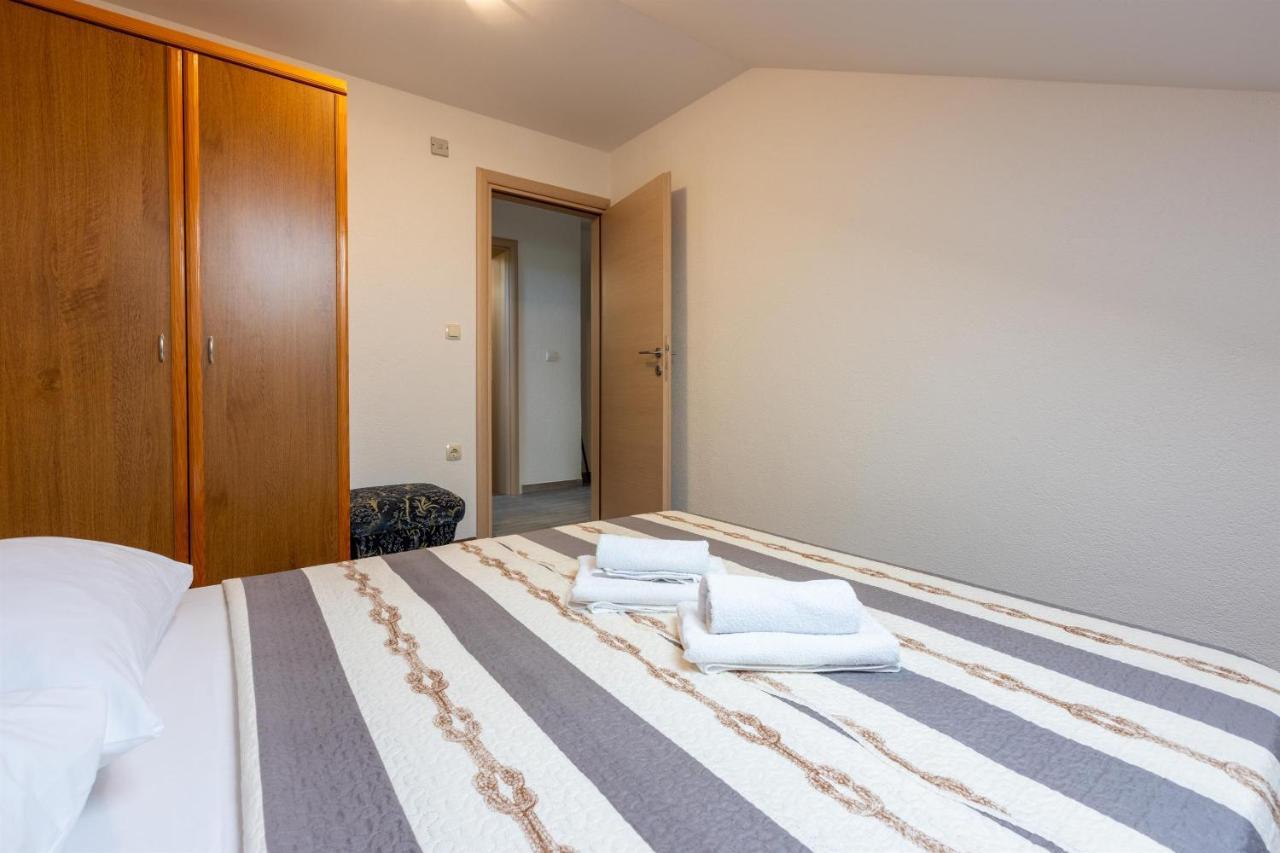 Apartments Mirela Криквеница Екстериор снимка